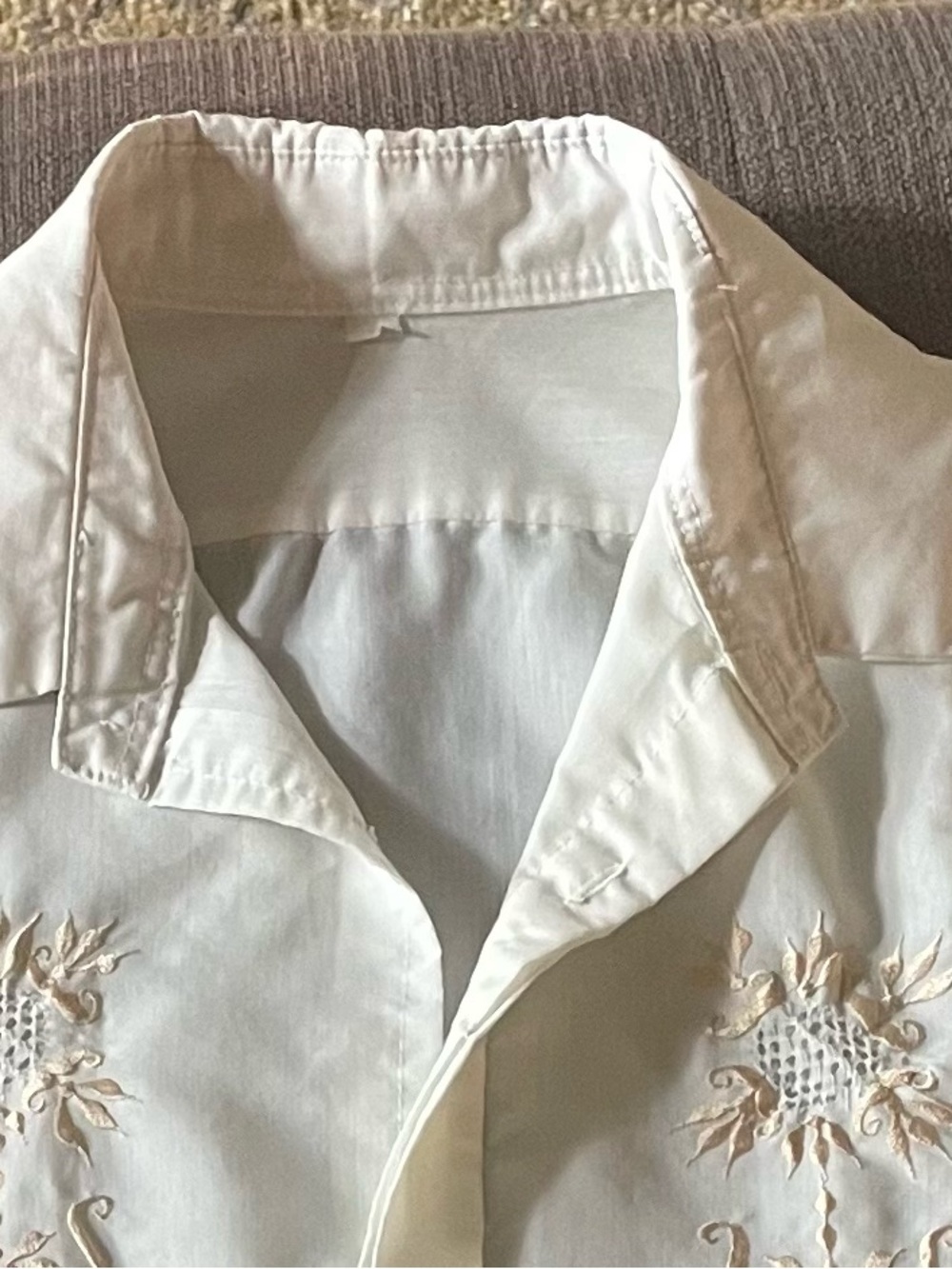Vintage White Embroidered Guayabera Style Short Sleeve Button Front Blouse - Picture 2 of 8